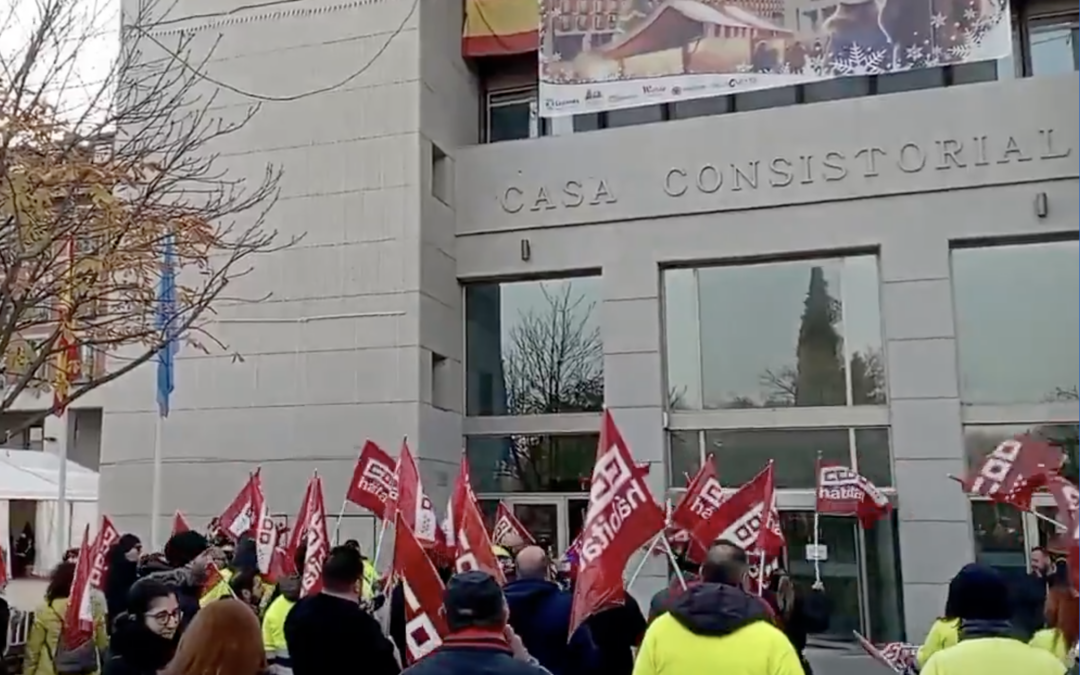 Trabajadores y sindicatos de limpieza en Leganés presionan al Ayuntamiento ante una crisis enquistada