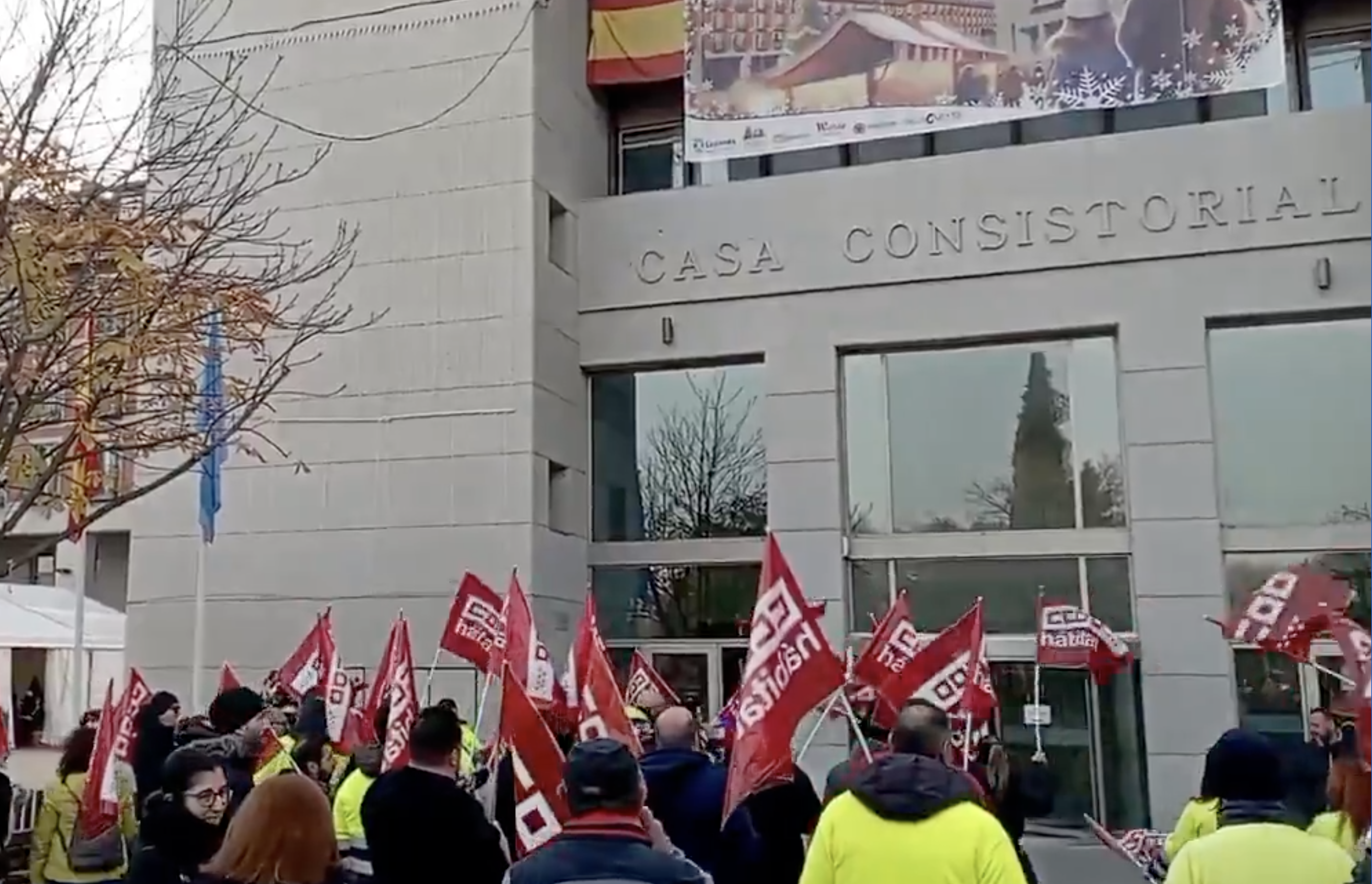 Trabajadores y sindicatos de limpieza en Leganés presionan al Ayuntamiento ante una crisis enquistada