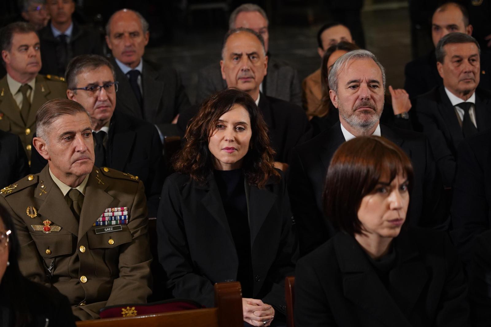 Díaz Ayuso muestra en Valencia el apoyo de Madrid a los afectados por la DANA