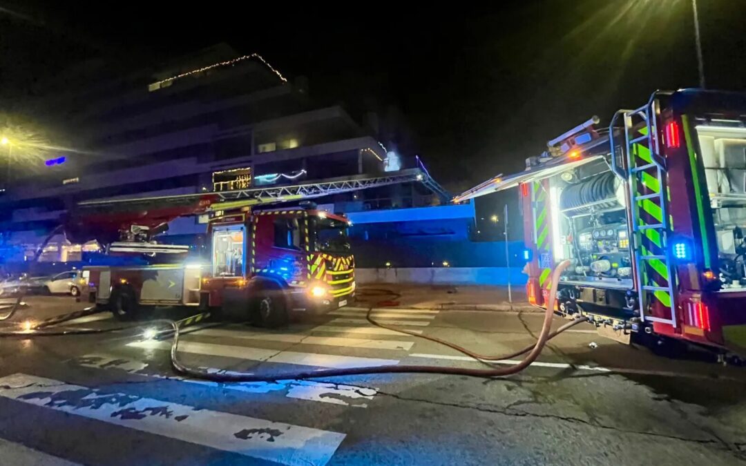 Nueve intoxicados leves tras un incendio en una vivienda de Móstoles