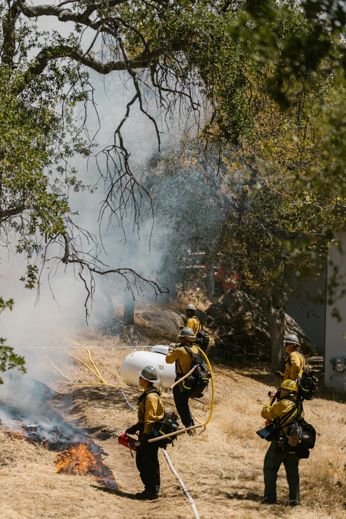 Incendio en un taller de coches clásicos en Navalcarnero sin heridos