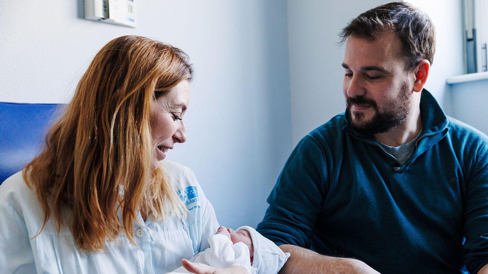 Lucía, la primera bebé española de 2025, nace en Torrejón de Ardoz