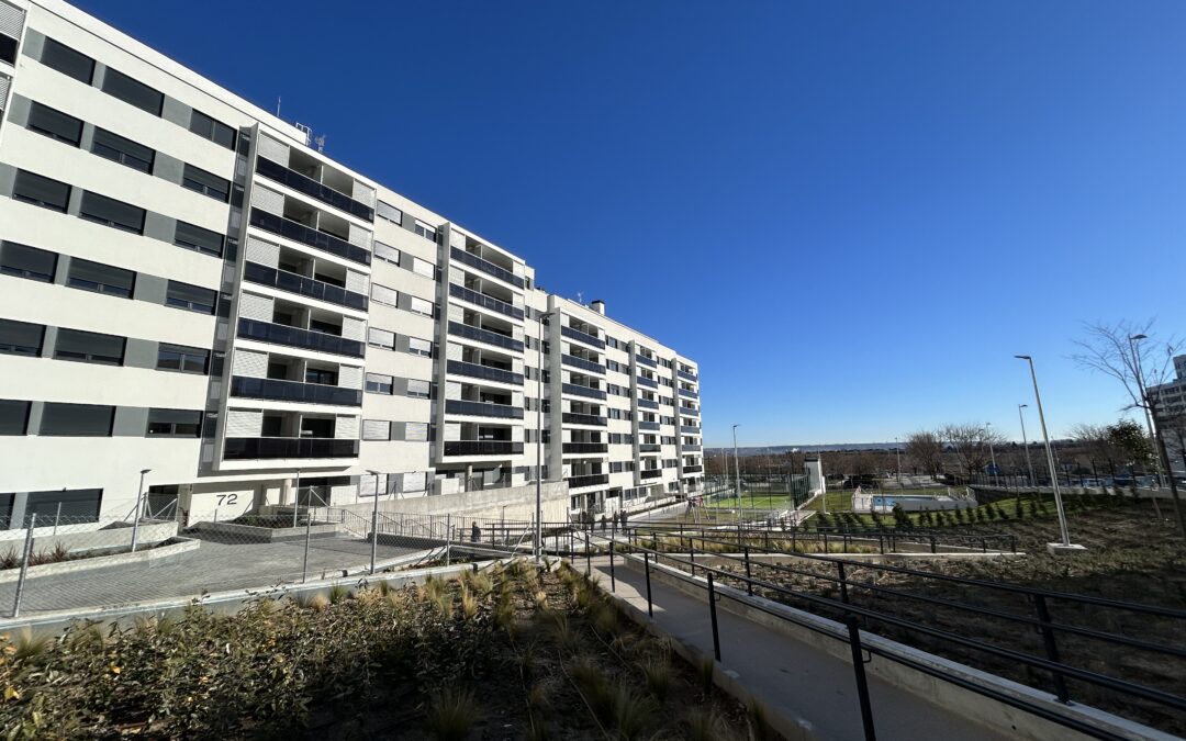 La Comunidad de Madrid entrega 166 viviendas asequibles del Plan Vive en Valdebebas