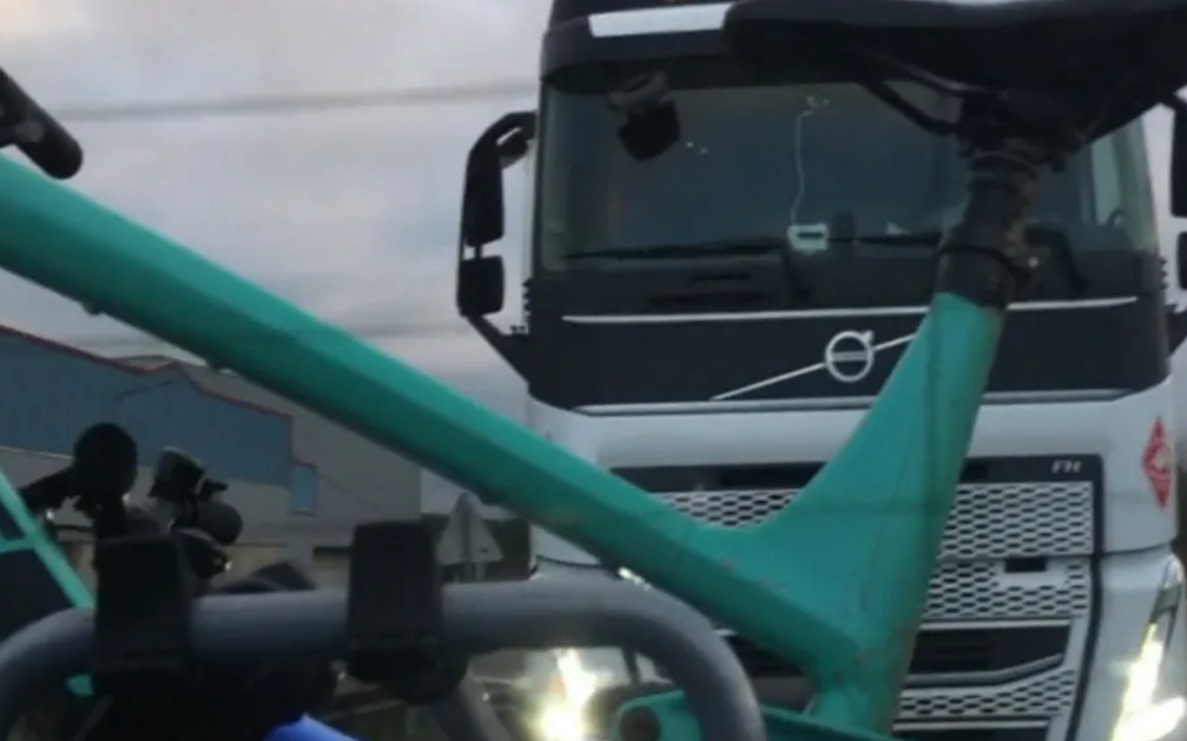 Camionero embiste a una familia en la N-634 tras un adelantamiento