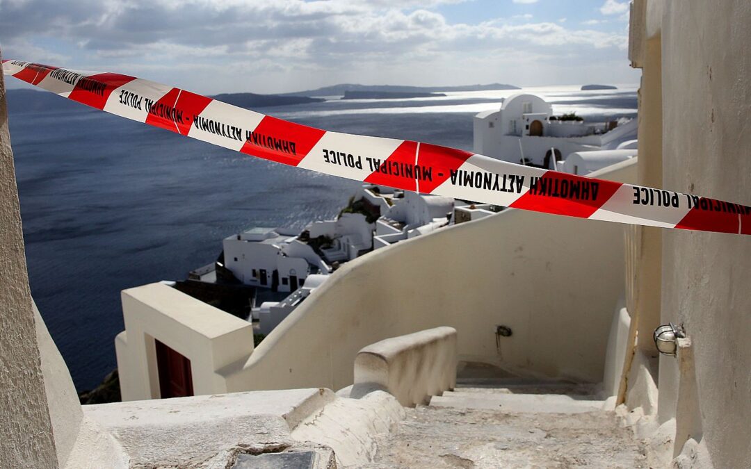 Grecia declara estado de emergencia en Santorini por terremotos continuos