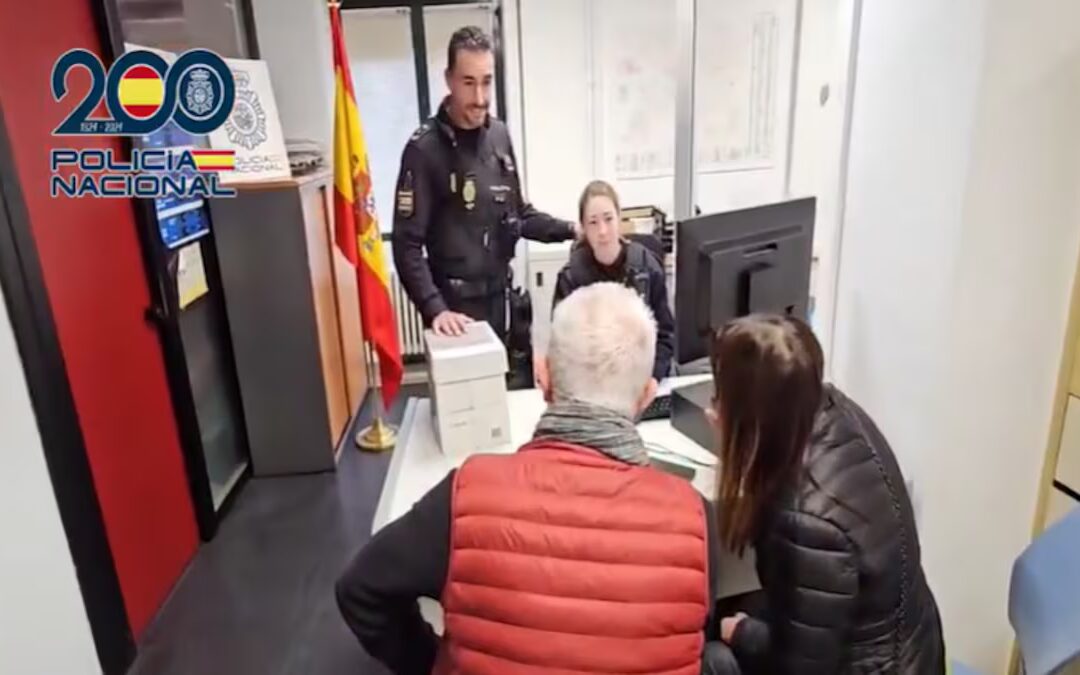 Hallan 19.000 euros en la basura y los devuelven a su dueña en Leganés