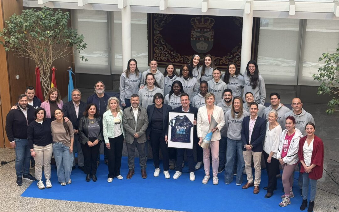 El CB Leganés es recibido tras su ascenso a la Liga Femenina