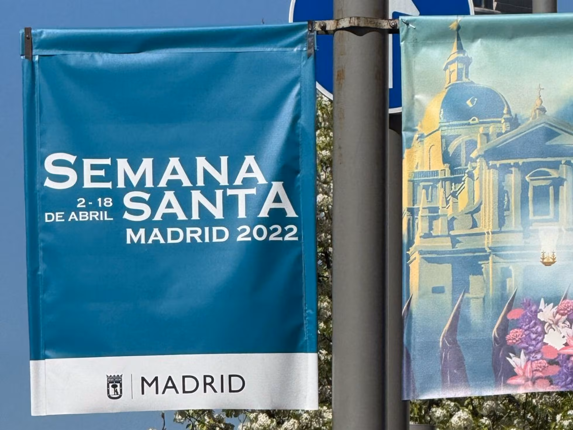 Elpais_El Ayuntamiento de Madrid coloca banderas de Semana Santa de 2022