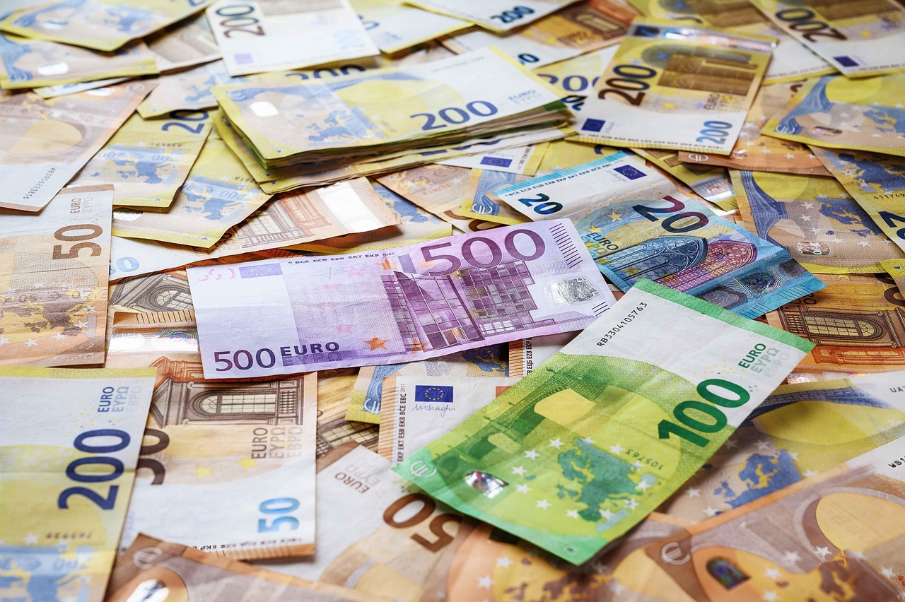 Pixabay_💸 Hacienda limita los pagos en efectivo a un máximo de 1.000 euros