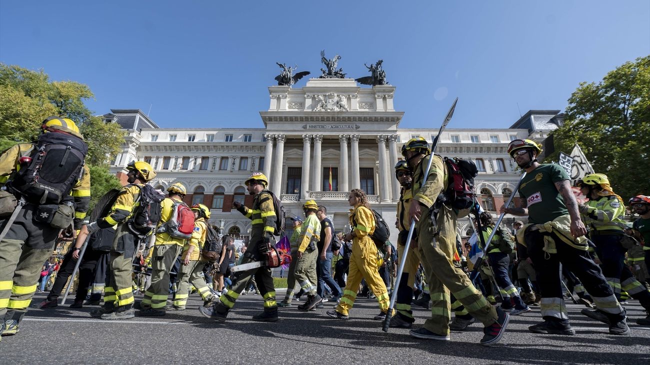 Telemadrid_Los bomberos forestales amenazan con huelga por sueldos bajos y falta de reconocimiento