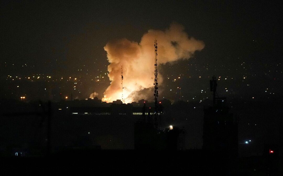Israel bombardea instalaciones nucleares iraníes y mata a altos mandos militares