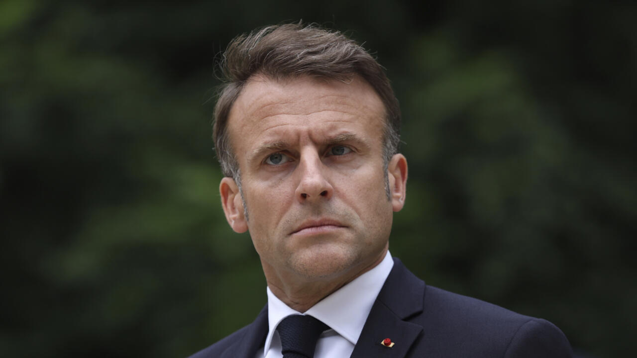France24_Macron propone prohibir redes sociales a menores de 15 años