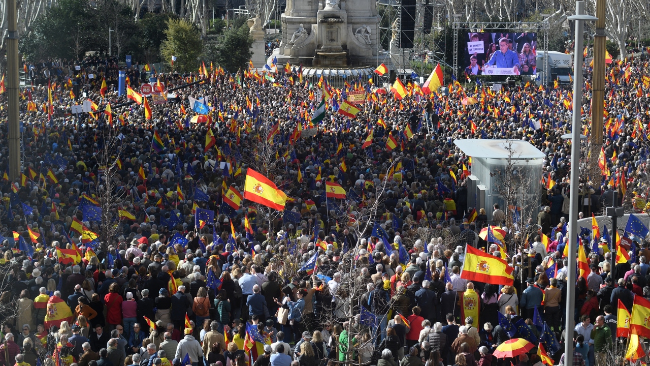 OndaCero_Miles de personas se manifiestan en Madrid contra el Gobierno de Sánchez