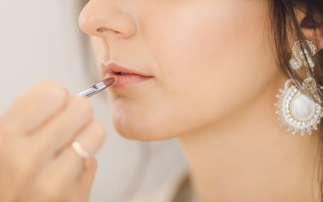 Sanidad prohíbe la venta de cosméticos de cuatro marcas por irregularidades