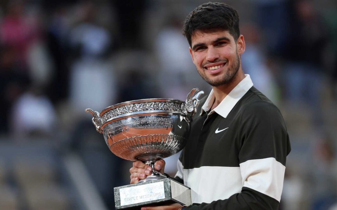 Alcaraz firma la mayor remontada de su carrera y reina de nuevo en Roland Garros