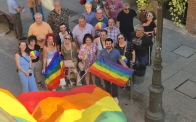 El PSOE de Leganés iza la bandera arcoíris tras la negativa del gobierno local