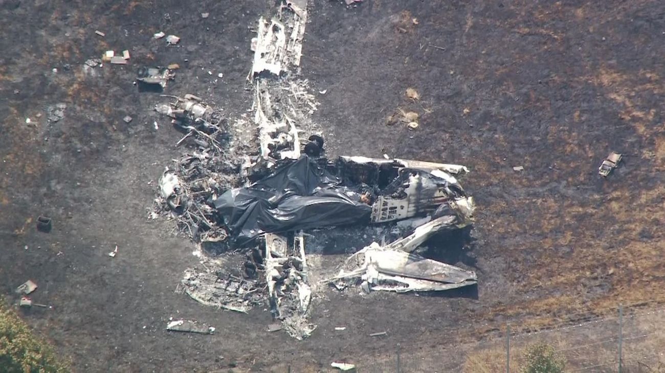 TeleMadrid_Mueren cuatro personas tras estrellarse una avioneta en el aeropuerto de Southend