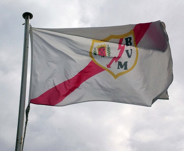 Los abonados del Rayo Vallecano, sin Europa y con precios al alza