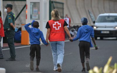 Comunidades autónomas intensifican la disputa con el Gobierno por el reparto de menores migrantes
