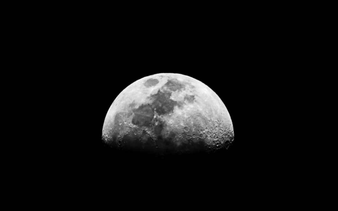 Estados Unidos planea instalar un reactor nuclear en la Luna en 2030