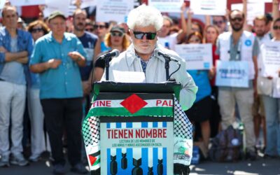 Pedro Almodóvar lidera concentración en Madrid por los niños de Gaza