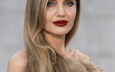 Angelina Jolie deslumbra en su debut en el Festival de San Sebastián