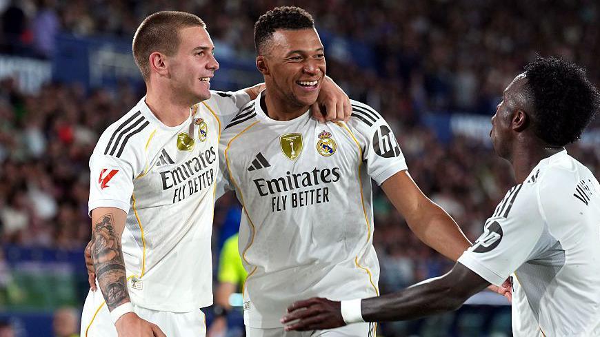 El Real Madrid vence 1-4 al Levante con doblete de Mbappé