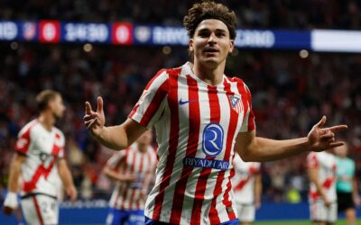 Julián Álvarez lidera al Atlético en una remontada épica ante el Rayo Vallecano