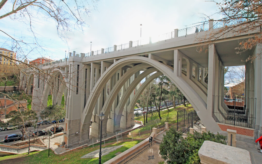 Madrid convierte el Viaducto de Segovia en escenario de una serie navideña