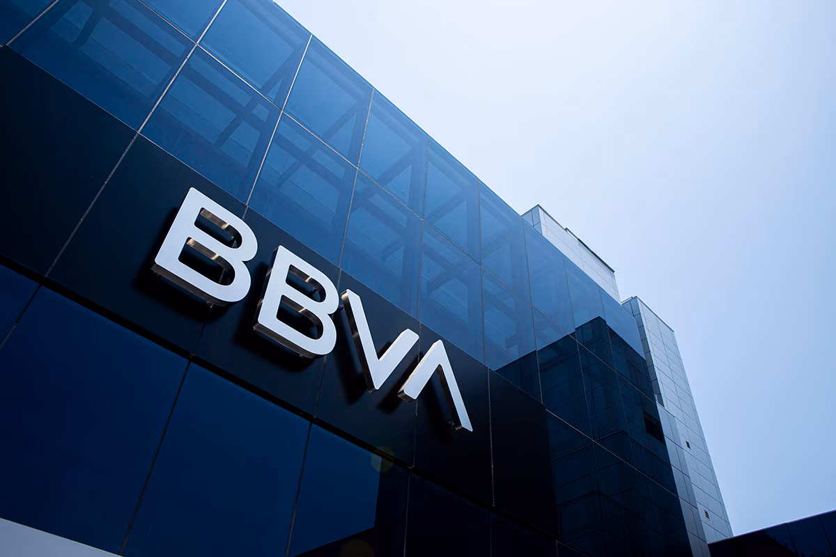 BBVA_La CNMV aprueba la oferta mejorada del BBVA por Banco Sabadell