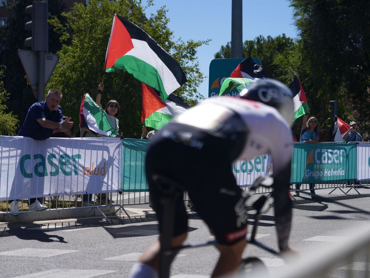 ElConfidencial_Cancelada la última etapa de la Vuelta a España por protestas en Madrid ElConfidencial_Cancelada la última etapa de la Vuelta a España por protestas en Madrid