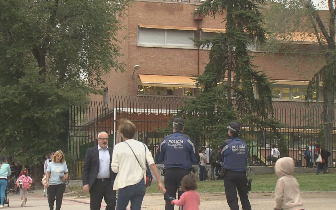 Vuelven los agentes tutores a los colegios de Alcorcón para prevenir acoso y absentismo