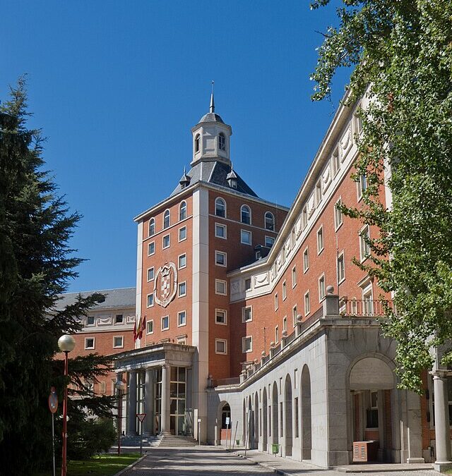 La Complutense mantendrá hasta 2028 un recorte del 35% para reducir su déficit financiero