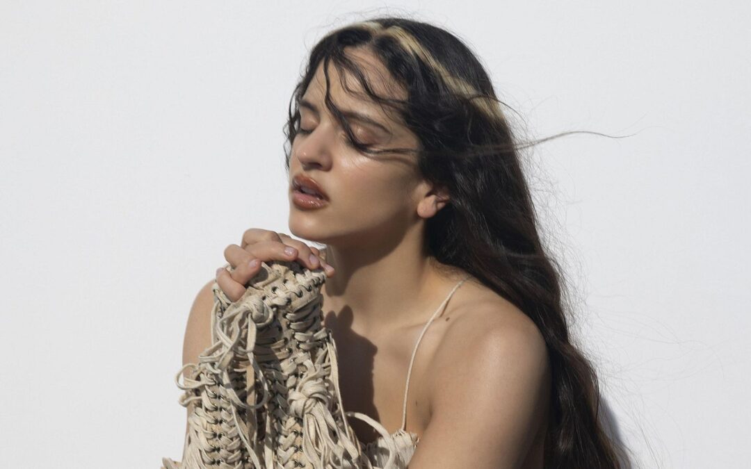 Rosalía deslumbra en Barcelona con la presentación exclusiva de su nuevo disco ‘Lux’