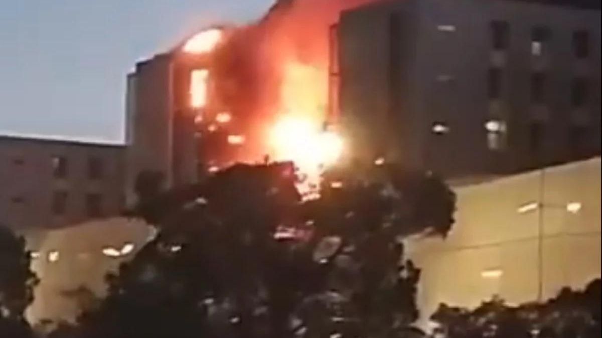 elDiario.es_Incendio en el hospital Santa Lucía de Cartagena obliga a evacuar elDiario.es_Incendio en el hospital Santa Lucía de Cartagena obliga a evacuar