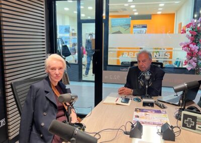 06/11/2025 – MITOMANÍA – MODELO Y ESCRITORA: ELENA ESTEBAN