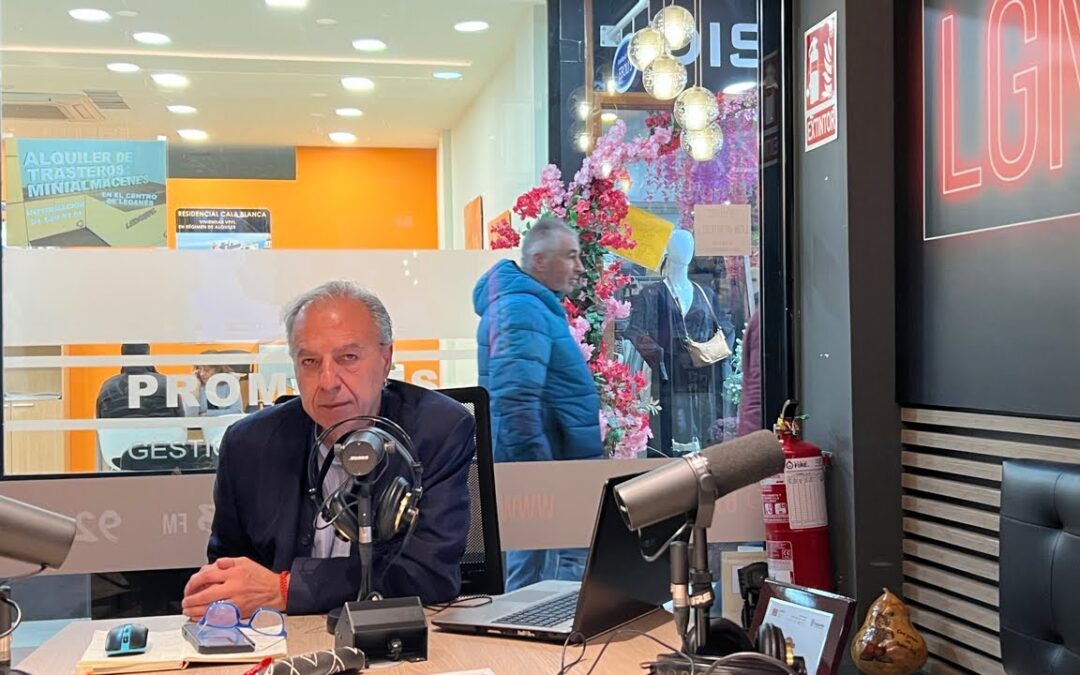 27/11/2025 – MITOMANÍA – ENTREVISTA A REYES CABALLERO