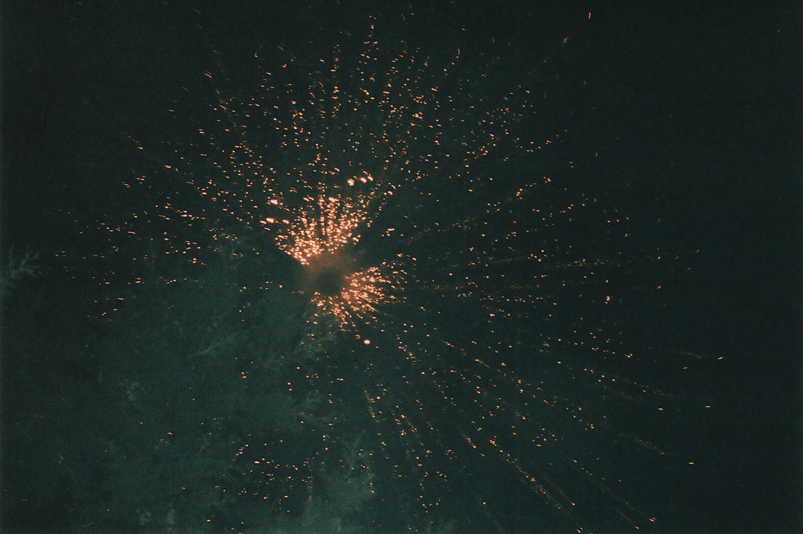 Aumenta la venta de petardos en fiestas y se refuerzan las advertencias por seguridad Aumenta la venta de petardos en fiestas y se refuerzan las advertencias por seguridad