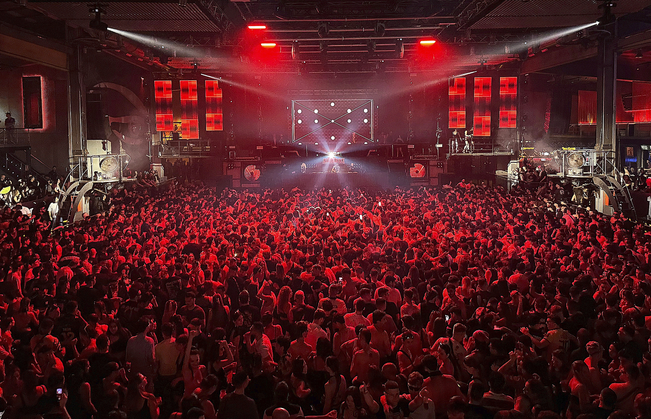 ElMundo_Fabrik celebrará el Año Nuevo con una macrofiesta de 13 horas y 30 DJs