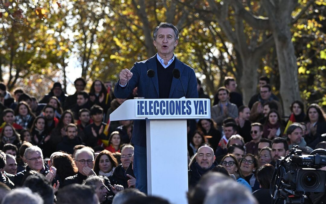 Feijóo acusa a Sánchez de “corrupción” ante miles de asistentes y pide a los socios del PSOE que se “retraten”