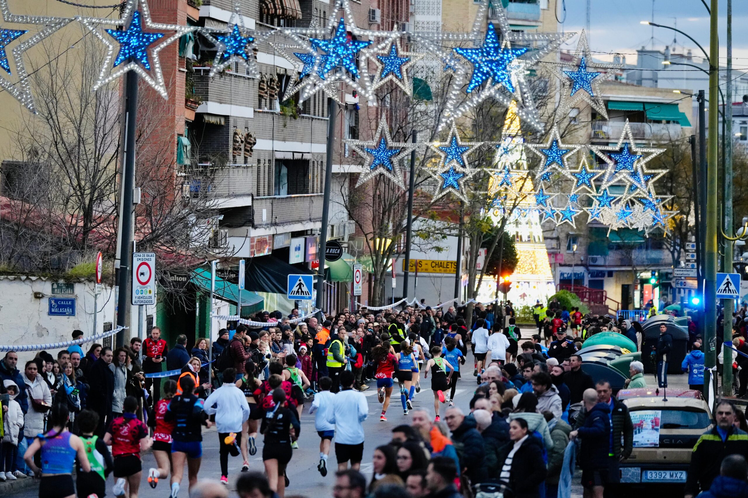 Éxito de participación en la XXXI San Silvestre mostoleña con casi 2.000 corredores Éxito de participación en la XXXI San Silvestre mostoleña con casi 2.000 corredores