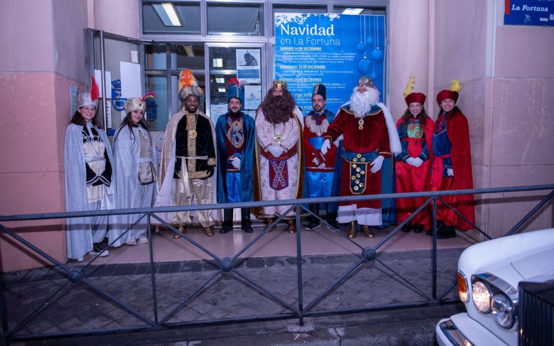 Todo sobre la cabalgata de Leganés: 45 carrozas, reparto masivo de caramelos y llegada en helicóptero
