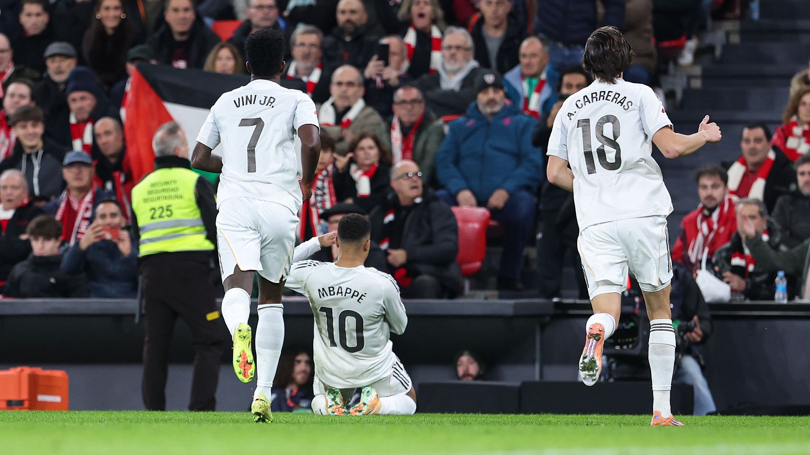 rtve_Mbappé lidera un 0-3 brillante del Real Madrid en San Mamés rtve_Mbappé lidera un 0-3 brillante del Real Madrid en San Mamés