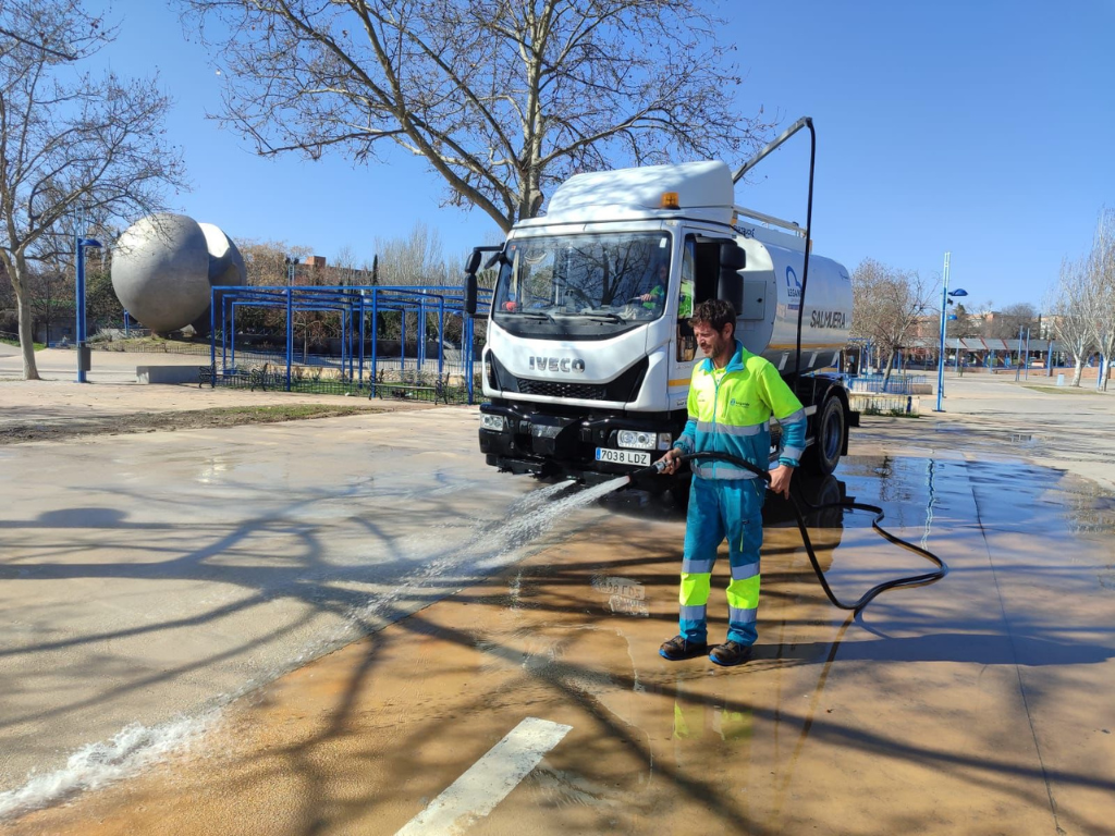 Leganés pone en marcha un plan intensivo de limpieza viaria por barrios hasta mayo