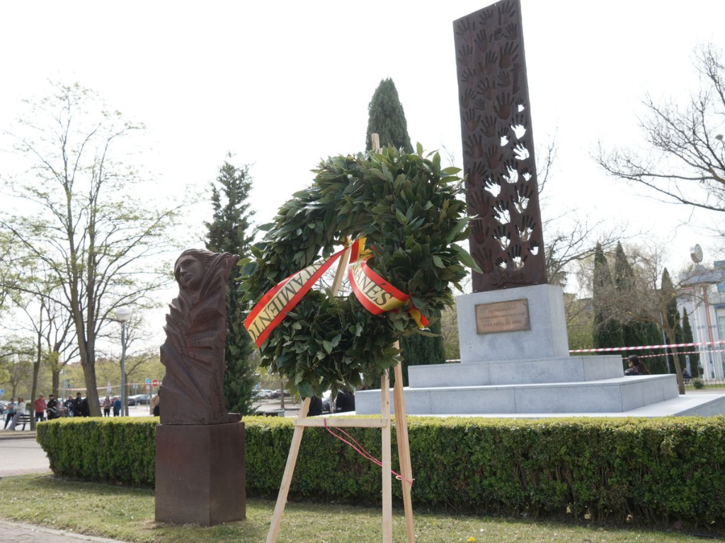 Leganés rinde homenaje a las víctimas del 11-M y al GEO fallecido en 2004 Leganés rinde homenaje a las víctimas del 11-M y al GEO fallecido en 2004