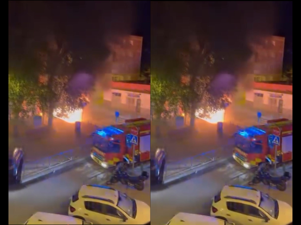 Un coche se incendia en la Calle Castilla de Leganés Un coche se incendia en la Calle Castilla de Leganés