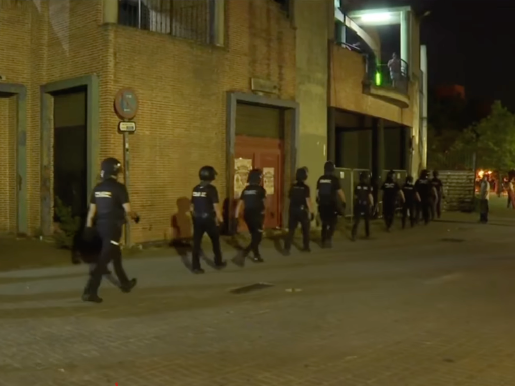 Una nueva macro redada policial en La Cubierta de Leganés termina con dos detenidos Una nueva macro redada policial en La Cubierta de Leganés termina con dos detenidos