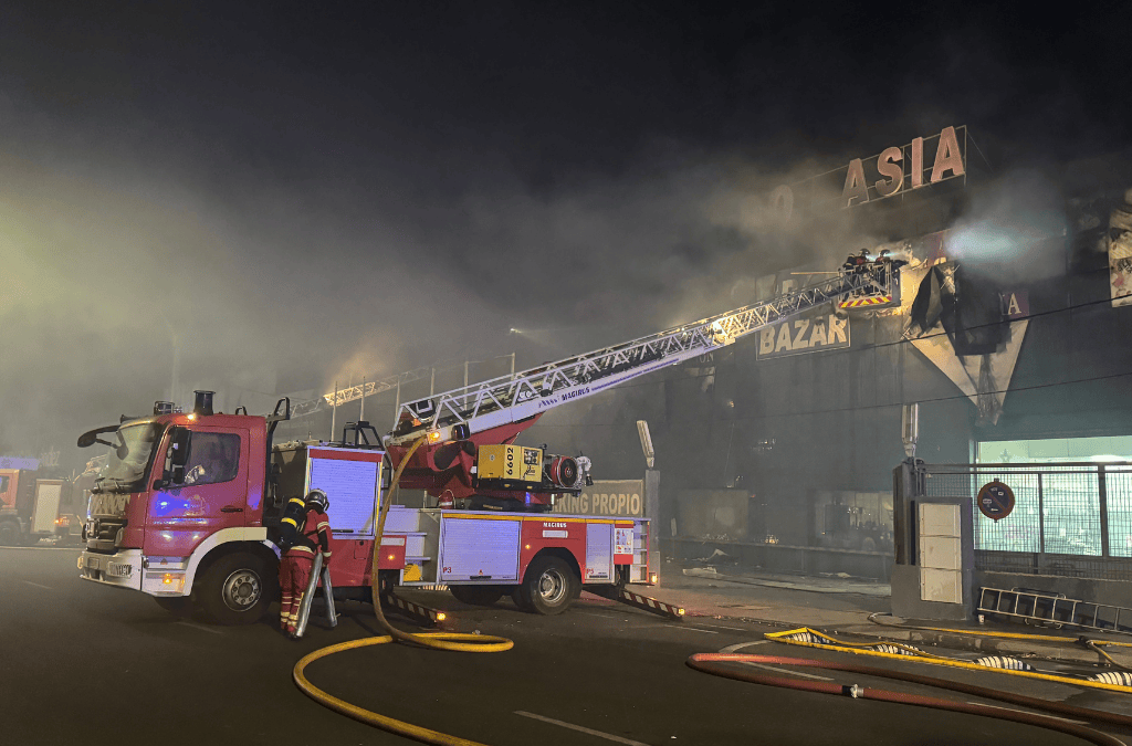 Incendio en la calle Severo Ochoa de Leganés: arde una nave industrial
