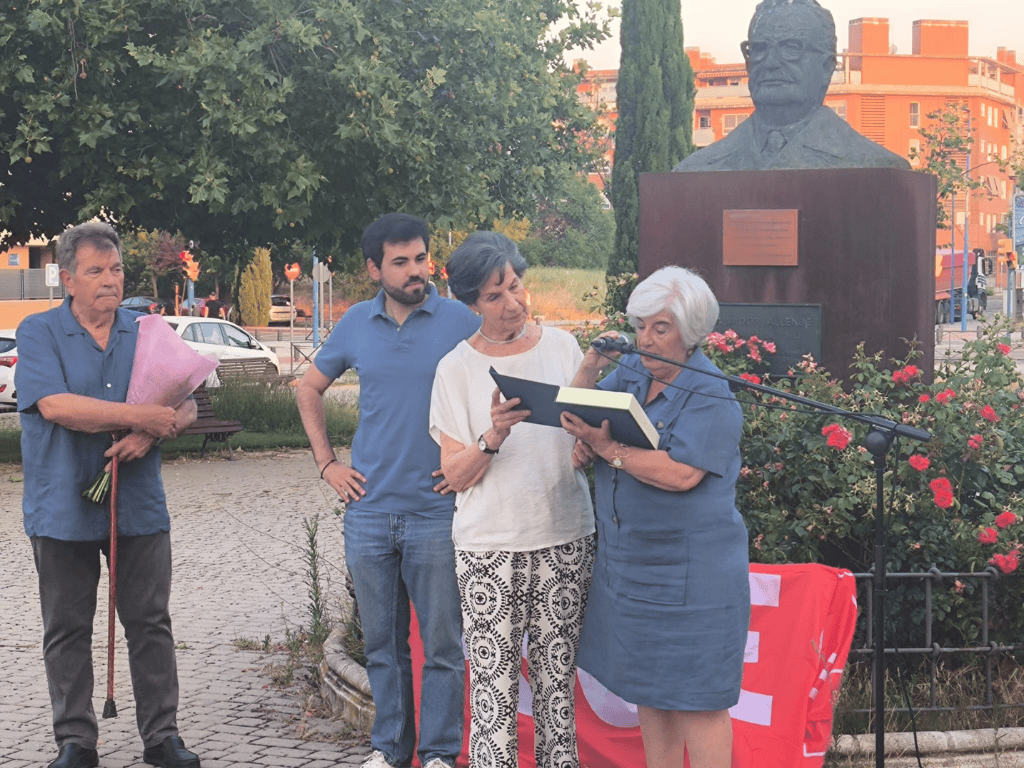 Isabel Allende visita Leganés para rendir homenaje a la memoria de su padre, Salvador Allende Isabel Allende visita Leganés para rendir homenaje a la memoria de su padre, Salvador Allende